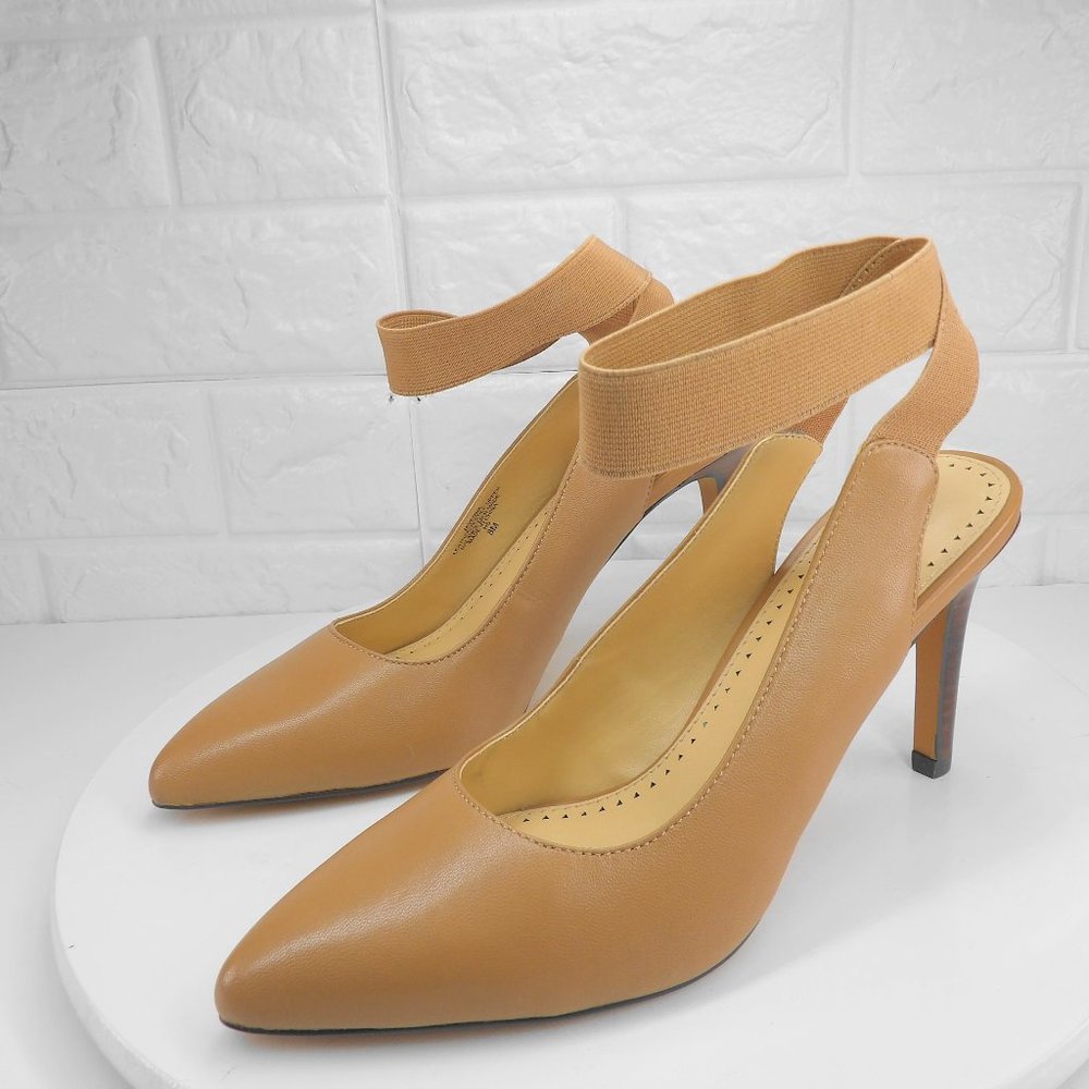 Adrienne Vittadini Niverna Walnut Leather Pump
